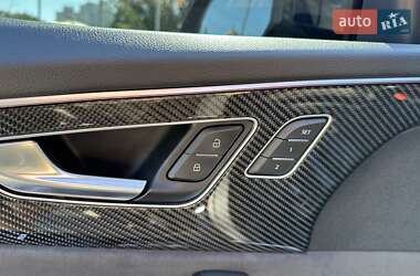 Внедорожник / Кроссовер Audi Q8 2018 в 