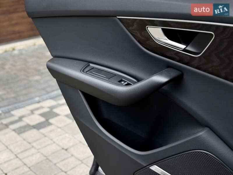 Внедорожник / Кроссовер Audi Q8 2020 в Ивано-Франковске
