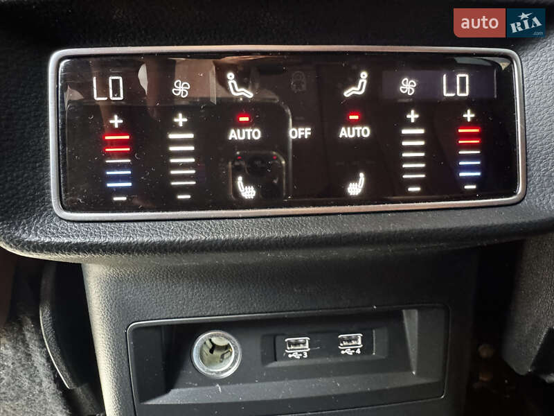 Внедорожник / Кроссовер Audi Q8 2018 в Киеве