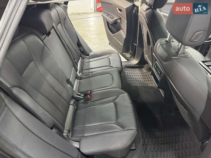 Внедорожник / Кроссовер Audi Q8 2020 в Львове