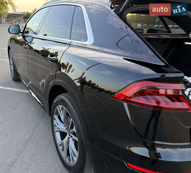 Позашляховик / Кросовер Audi Q8 2023 в Дніпрі