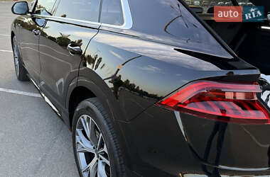 Внедорожник / Кроссовер Audi Q8 2023 в 