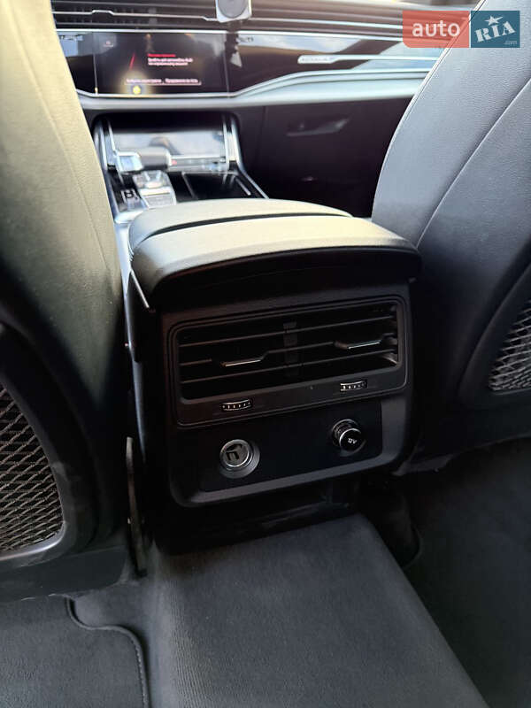 Позашляховик / Кросовер Audi Q8 2023 в Дніпрі