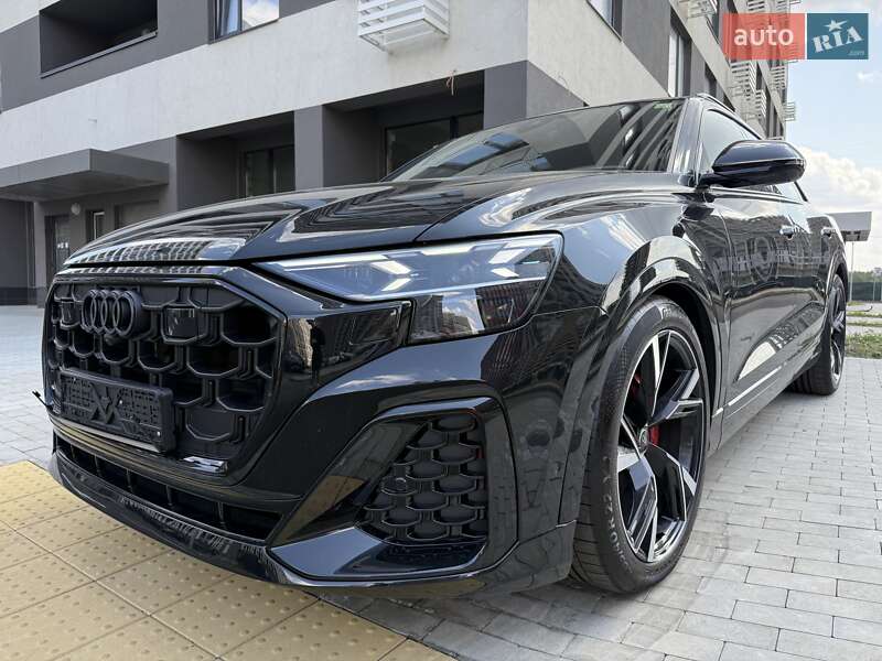 Внедорожник / Кроссовер Audi Q8 2023 в 