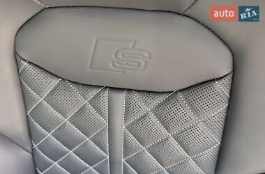 Внедорожник / Кроссовер Audi Q8 2023 в 