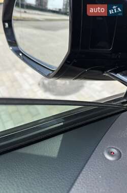 Внедорожник / Кроссовер Audi Q8 2023 в 