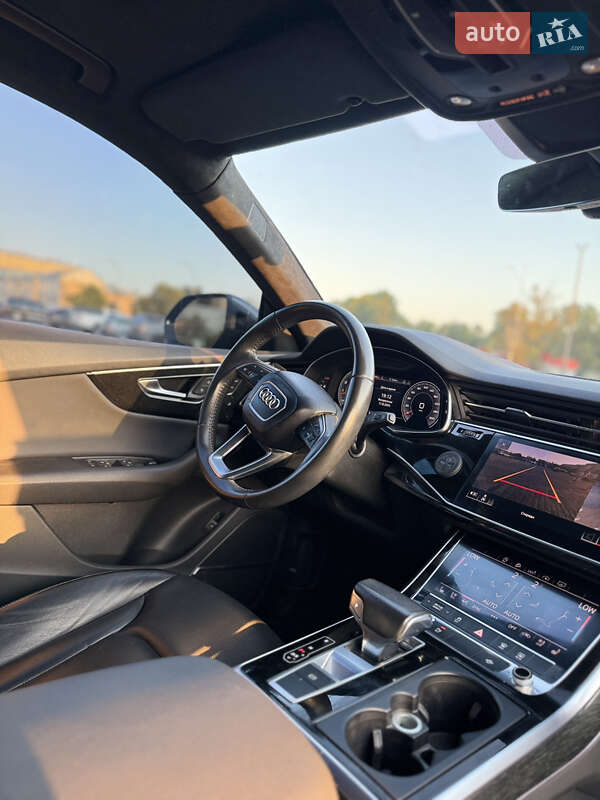 Внедорожник / Кроссовер Audi Q8 2019 в Харькове