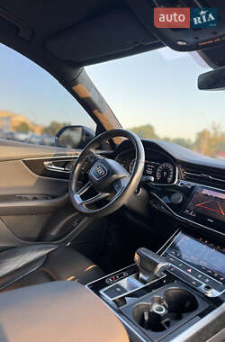 Внедорожник / Кроссовер Audi Q8 2019 в 