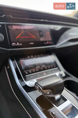 Внедорожник / Кроссовер Audi Q8 2019 в 