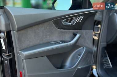 Внедорожник / Кроссовер Audi Q8 2019 в 