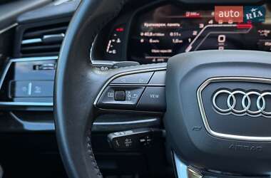 Внедорожник / Кроссовер Audi Q8 2019 в 