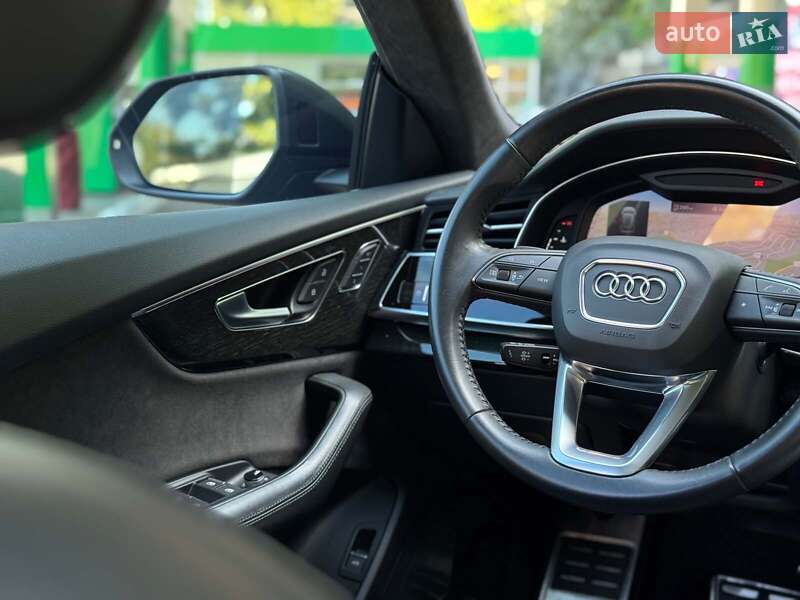 Позашляховик / Кросовер Audi Q8 2019 в Києві