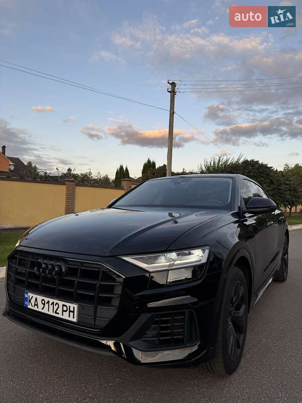 Позашляховик / Кросовер Audi Q8 2020 в Києві