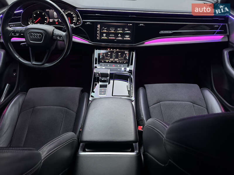 Внедорожник / Кроссовер Audi Q8 2020 в Киеве
