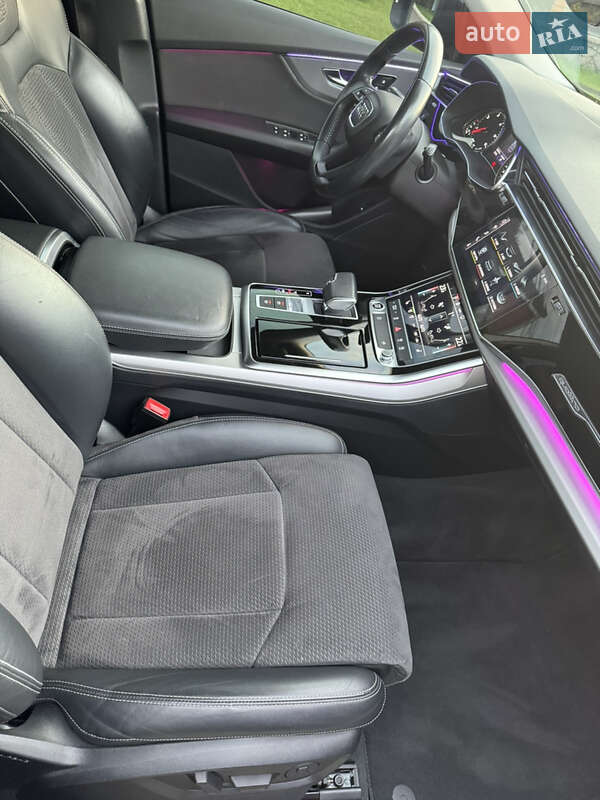 Внедорожник / Кроссовер Audi Q8 2020 в Киеве