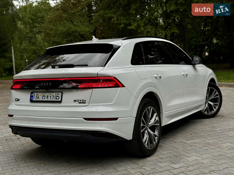 Внедорожник / Кроссовер Audi Q8 2020 в Тернополе