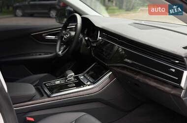 Внедорожник / Кроссовер Audi Q8 2020 в 