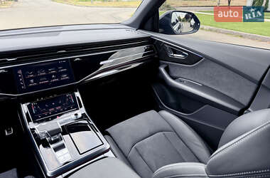 Внедорожник / Кроссовер Audi Q8 2025 в 