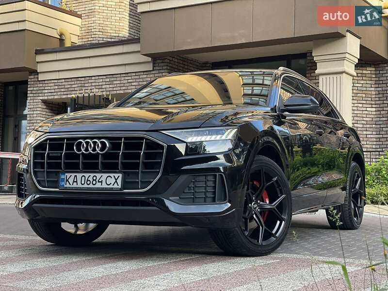 Внедорожник / Кроссовер Audi Q8 2021 в Киеве