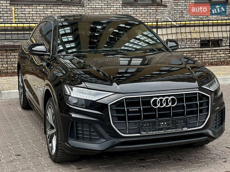 Внедорожник / Кроссовер Audi Q8 2021 в Киеве