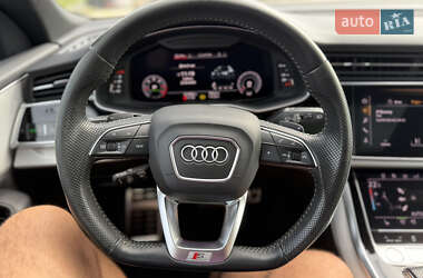 Внедорожник / Кроссовер Audi Q8 2019 в 