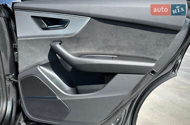 Внедорожник / Кроссовер Audi Q8 2024 в 