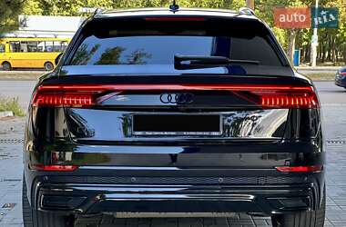 Внедорожник / Кроссовер Audi Q8 2021 в 