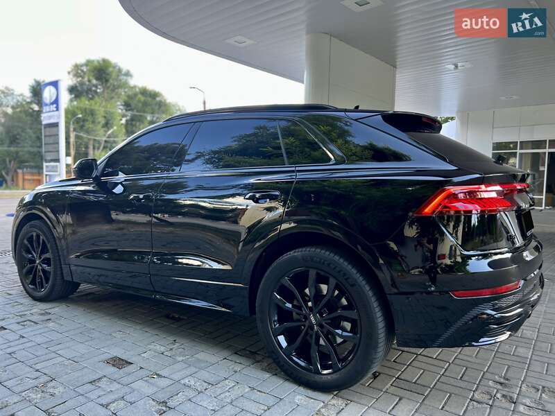 Внедорожник / Кроссовер Audi Q8 2021 в Днепре