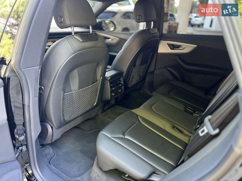 Внедорожник / Кроссовер Audi Q8 2021 в Днепре