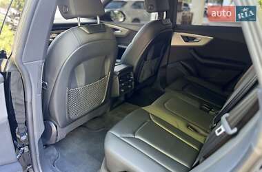 Внедорожник / Кроссовер Audi Q8 2021 в 