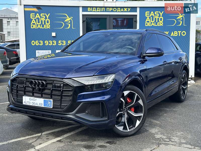 Внедорожник / Кроссовер Audi Q8 2018 в 