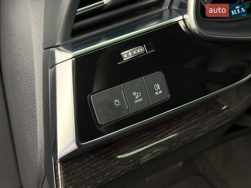 Позашляховик / Кросовер Audi Q8 2019 в Кривому Розі