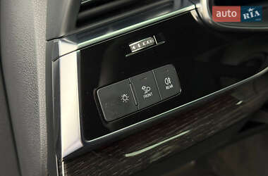 Внедорожник / Кроссовер Audi Q8 2019 в 