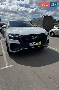 Позашляховик / Кросовер Audi Q8 2020 в 
