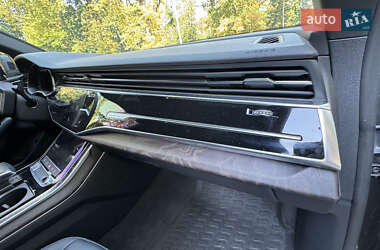 Внедорожник / Кроссовер Audi Q8 2018 в 