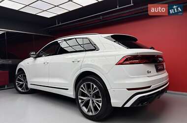 Внедорожник / Кроссовер Audi Q8 2019 в 