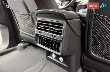 Внедорожник / Кроссовер Audi Q8 2019 в 