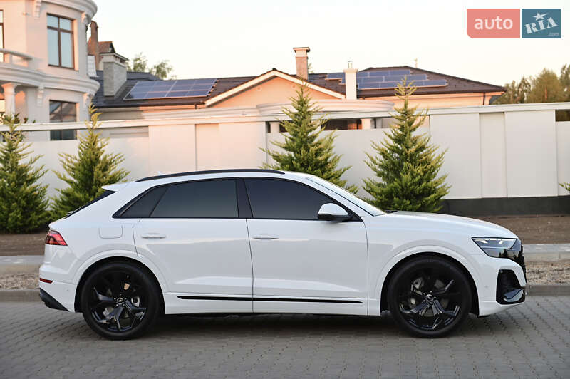 Позашляховик / Кросовер Audi Q8 2025 в Львові