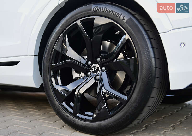 Позашляховик / Кросовер Audi Q8 2025 в Львові