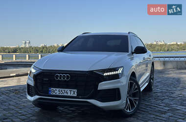Внедорожник / Кроссовер Audi Q8 2019 в 