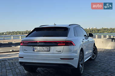 Внедорожник / Кроссовер Audi Q8 2019 в 