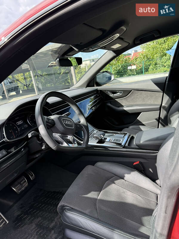 Позашляховик / Кросовер Audi Q8 2020 в Львові