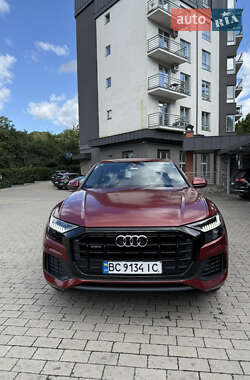 Позашляховик / Кросовер Audi Q8 2020 в 