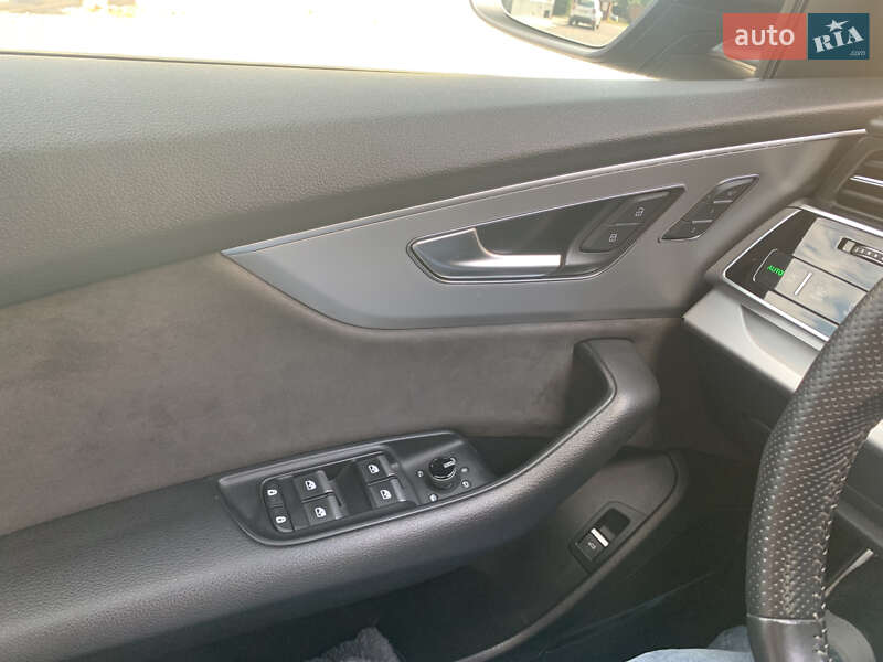 Внедорожник / Кроссовер Audi Q8 2018 в Дрогобыче