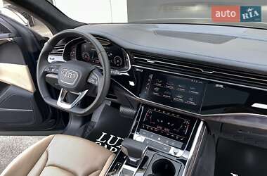Внедорожник / Кроссовер Audi Q8 2018 в 