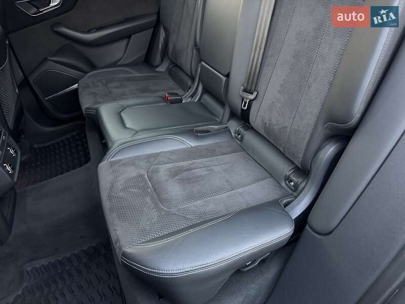 Внедорожник / Кроссовер Audi Q8 2019 в Тернополе
