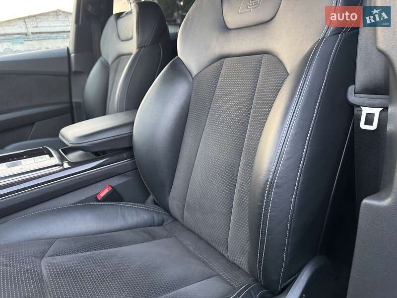 Внедорожник / Кроссовер Audi Q8 2019 в Тернополе