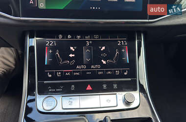 Внедорожник / Кроссовер Audi Q8 2019 в 