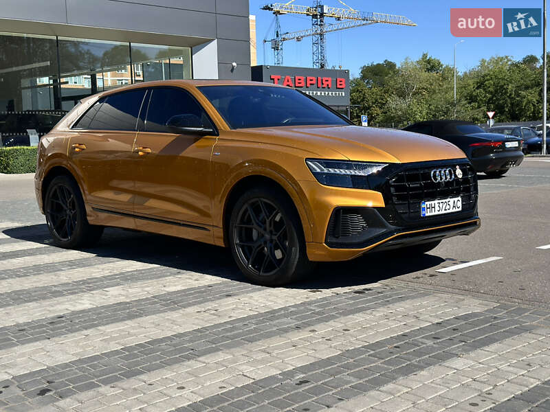 Внедорожник / Кроссовер Audi Q8 2019 в Одессе