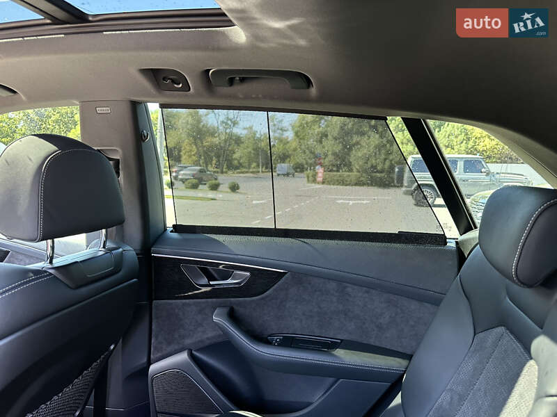 Внедорожник / Кроссовер Audi Q8 2019 в Одессе